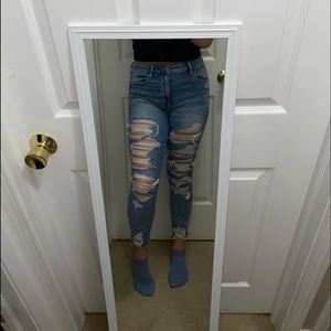 American Eagle Light-wash Jeans